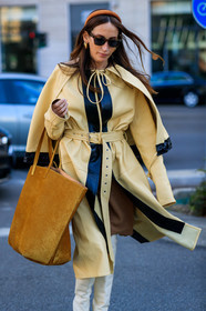 beige coat, camel bag, cape, chloe loulou de saison, earrings, headband, high boots, leather bag, leather coat, leather shoes, suede bag, sunglasses, trench coat, white shoes, MILAN, MFW, fashion week, frenchystyle, FW, jonathan paciullo, street style, AUTUMN WINTER 2019-2020, AW 19-20, FALL WINTER 2019-2020, FW 19-20, vertical, atmosphere details, detail