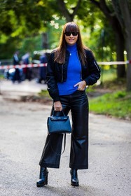 bag, black bag, black bomber, black boots, black pants, black sunglasses, blue turleneck, bomber, boots, flare pants, hermes bag, Laure Hériard-Dubreuil, leather bag, leather boots, leather pants, pants, sunglasses, turtleneck, fashion week, frenchystyle, FW, jonathan paciullo, street style, PFW, PARIS, SPRING SUMMER 2022, SS 22, vertical, full length