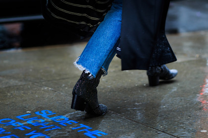 atmosphere details, AUTUMN WINTER 2016-2017, AW 16-17, black boots, blue denim, denim pants, detail, fashion week, frenchystyle, FW, FW 16-17, horizontal, jeans, jonathan paciullo, NEW YORK, NYFW, sequined boots, shiny boots, street style, trousers, woman