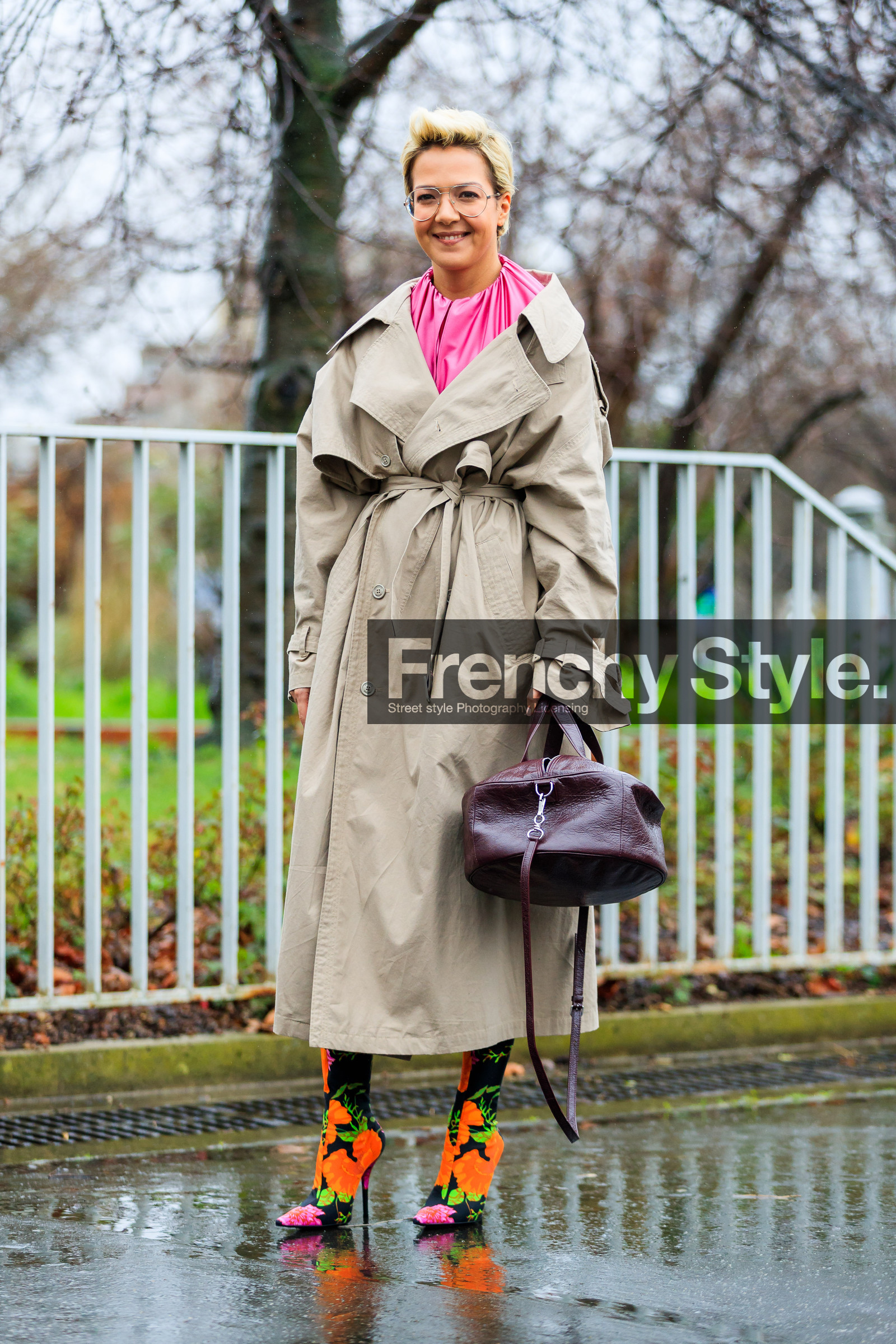 AUTUMN WINTER 2017-2018, AW 17-18, balenciaga, beige coat, belted coat, FALL WINTER 2017-2018, fashion week, floral, flowers, frenchystyle, full length, FW, FW 17-18, high heels, jonathan paciullo, leather bag, leather shoes, multicolor shoes, PARIS, PFW, pink top, printed shoes, purple bag, street style, trench coat, vertical