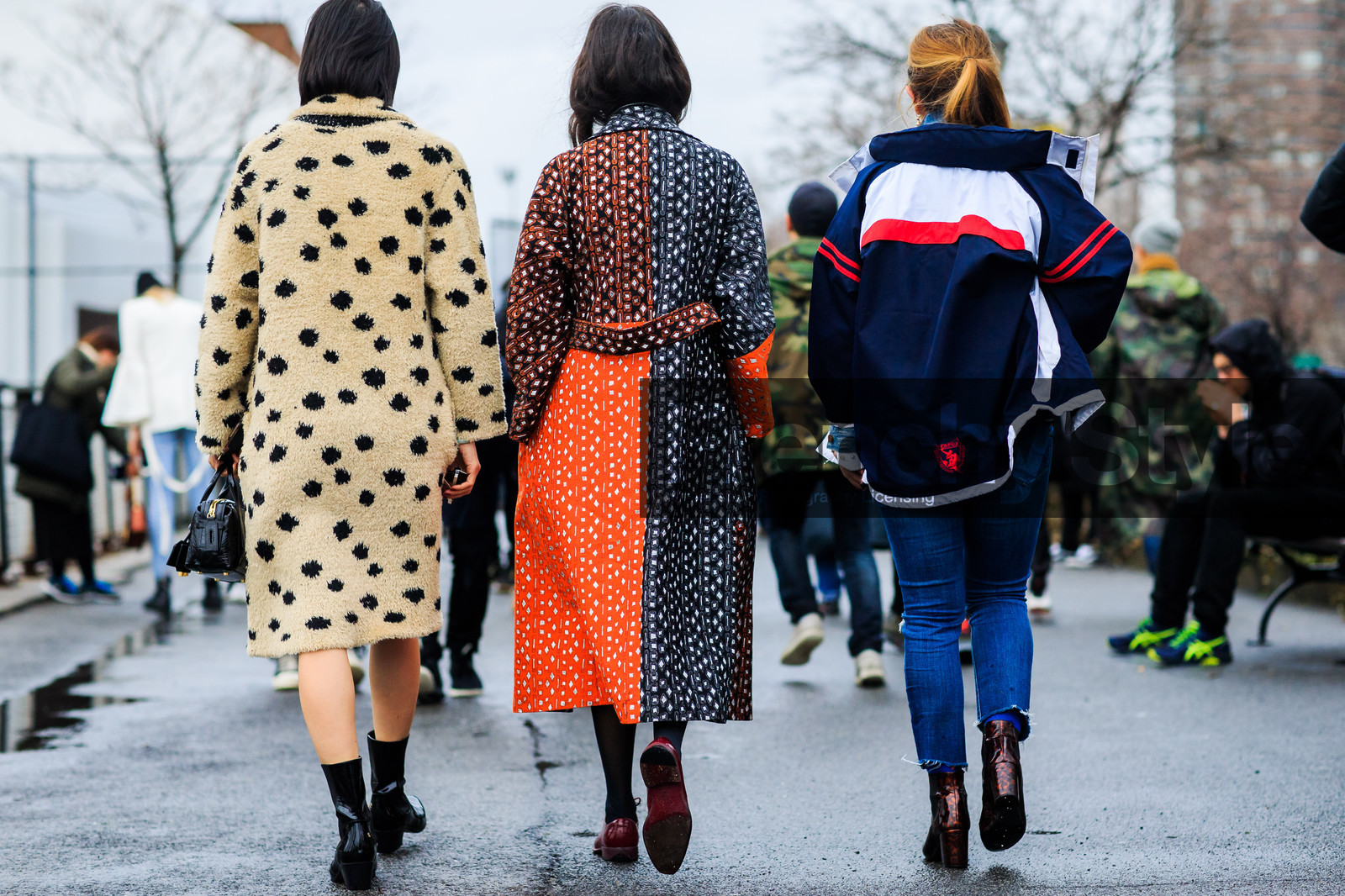 atmosphere details, AUTUMN WINTER 2016-2017, AW 16-17, beige coat, black bag, black boots, blue denim, denim pants, fashion week, frenchystyle, full length, FW, FW 16-17, group of people, horizontal, jeans, jonathan paciullo, leather bag, leather boots, navy jacket, NEW YORK, NYFW, patchwork, polka dot, printed coat, street style, trousers, umbrella, woman