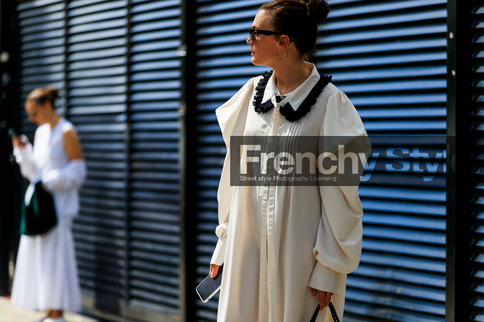collar, furlog, madelynn furlong, sunglasses, white dress, street style, jonathan paciullo, FW, frenchystyle, fashion week, NEW YORK, NYFW, SPRING SUMMER 2020, SS 20, horizontal, atmosphere details, detail