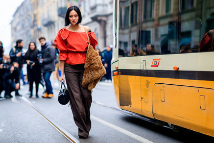 atmosphere details, AUTUMN WINTER 2017-2018, AW 17-18, black bag, brown fur, brown pants, FALL WINTER 2017-2018, fashion week, frenchystyle, full length, FW, FW 17-18, horizontal, jonathan paciullo, leather bag, loewe, MFW, MILAN, red top, street style, Tiffany Hsu, trousers