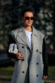 earrings, grey coat, leather bag, lena lademann, sunglasses, white bag, white t shirt, MILAN, MFW, fashion week, frenchystyle, FW, jonathan paciullo, street style, AUTUMN WINTER 2019-2020, AW 19-20, FALL WINTER 2019-2020, FW 19-20, vertical, atmosphere details, detail