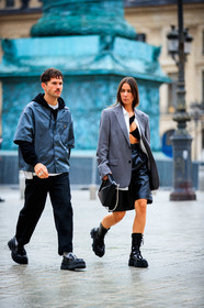 JS roques, grey jacket, short sleeves jacket, prada jacket, black hoodie, black pants, black leather loafers, big, sole shoes, big sole loafers, alice barbier, grey jacket, oversize jacket, white shirt, black leather bag, black leather shorts, black leather boots, black polish boots, polish boots, laced boots, flat boots, square shape bag, coperni bag, hand bag, silvered chain strap bag, cropped top, black top, black bra, asymmetrical top, big sole boots, black leather bermuda shorts, fashion week, frenchystyle, FW, jonathan paciullo, street style, PFW, PARIS, SPRING SUMMER 2021, SS 21, vertical, full length