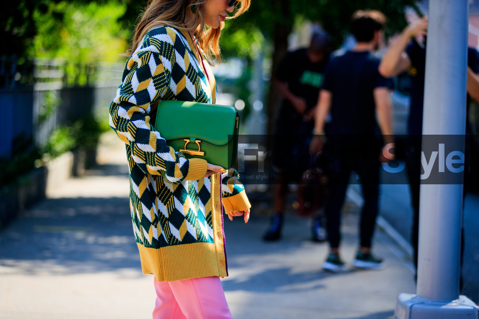 cardigan, checked, graphic jacket, green bag, green sweater, leather bag, pink pants, plaid, printed jacket, printed sweater, sunglasses, trousers, fashion week, frenchystyle, FW, jonathan paciullo, street style, NYFW, NEW YORK, SPRING SUMMER 2019, SS 19, atmosphere details, horizontal, detail