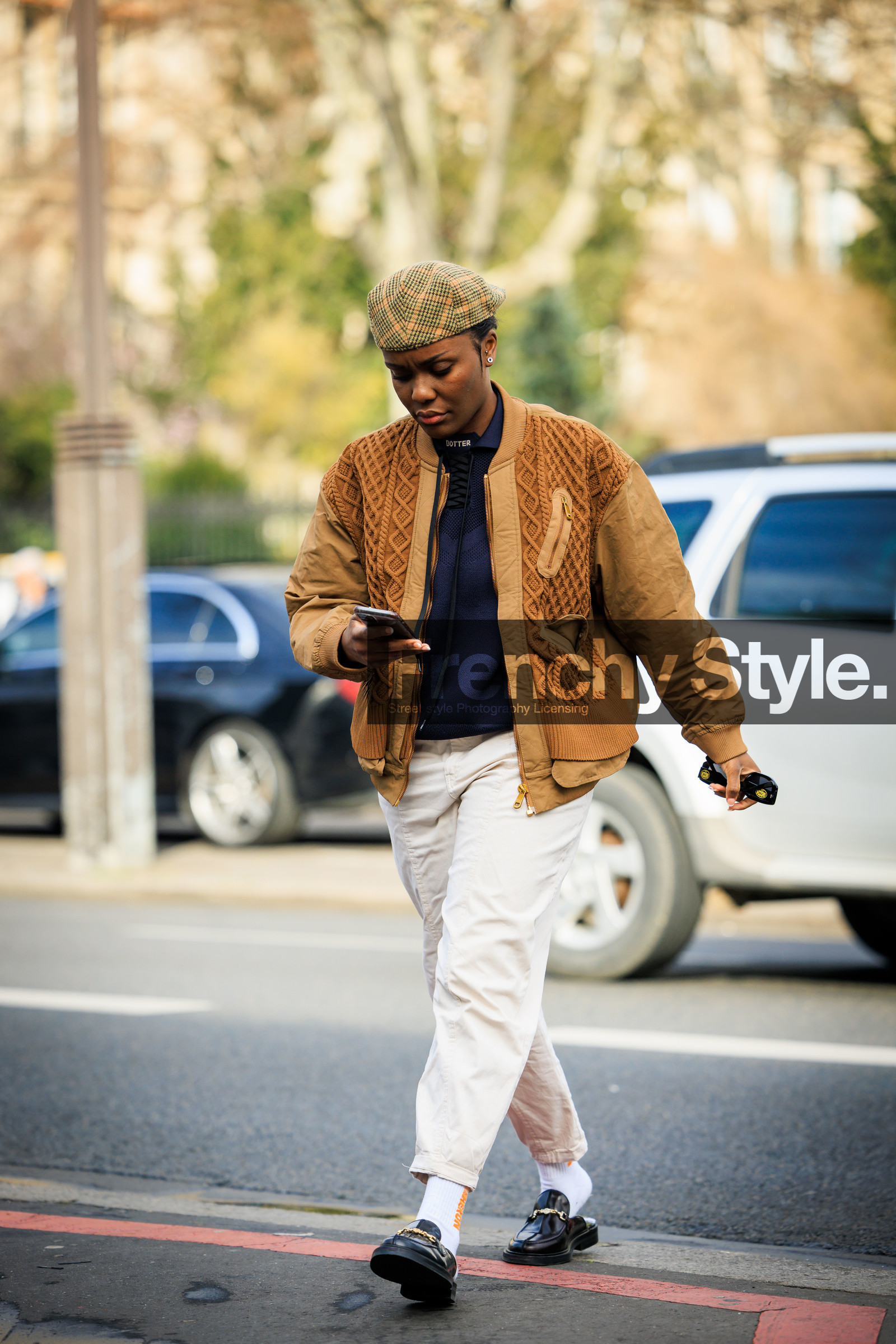 hat, plaid hat, mustard yellow jacet, black sweatshirt, white pants, chino trousers, black slippers, gucci slippers, bomber jacket, fashion week, frenchystyle, FW, jonathan paciullo, street style, AUTUMN WINTER 2022-2023, FALL WINTER 2022_2023, FW 22-23, PFW, PARIS, vertical, full length
