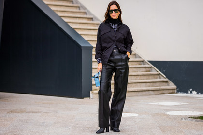 bag, black and white, black boots, black pants, black shirt, black sunglasses, blue bag, boots, check, checked knitwear, flare pants, Gala Gonzalez, hermes bag, hermes look, kelly bag, leather pants, shirt, sunglasses, PARIS, PFW, fashion week, frenchystyle, FW, jonathan paciullo, street style, SPRING SUMMER 2022, SS 22, horizontal, atmosphere details, full length