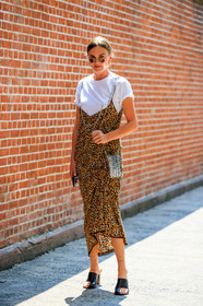 animal print, black shoes, brown dress, céline, graphic bag, graphic dress, high heels, leather bag, leather shoes, leopard, madelynn furlong, metallic bag, paco rabanne, printed bag, printed dress, silver bag, sunglasses, white t shirt, fashion week, frenchystyle, FW, jonathan paciullo, street style, NYFW, NEW YORK, SPRING SUMMER 2019, SS 19, vertical, full length