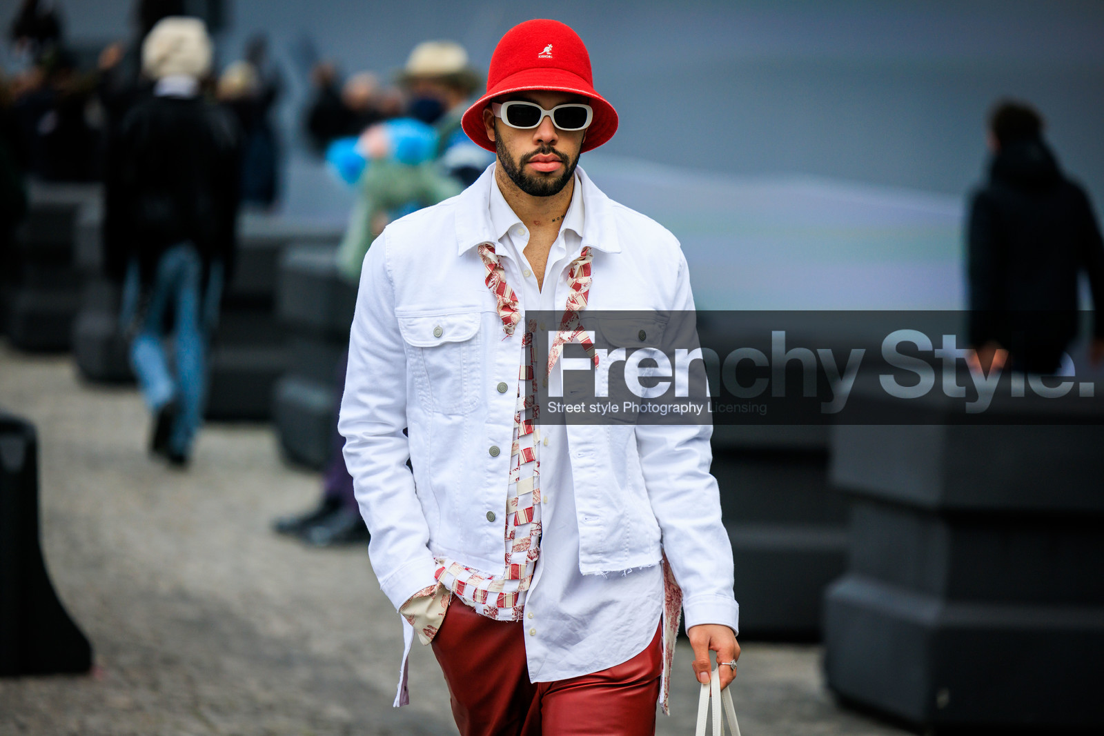 menswear, fashion week, frenchystyle, FW, jonathan paciullo, street style, PFW, PARIS, FALL WINTER 2022-2023, AUTUMN WINTER 2022-2023, FW 22-23, atmosphere details, detail, horizontal