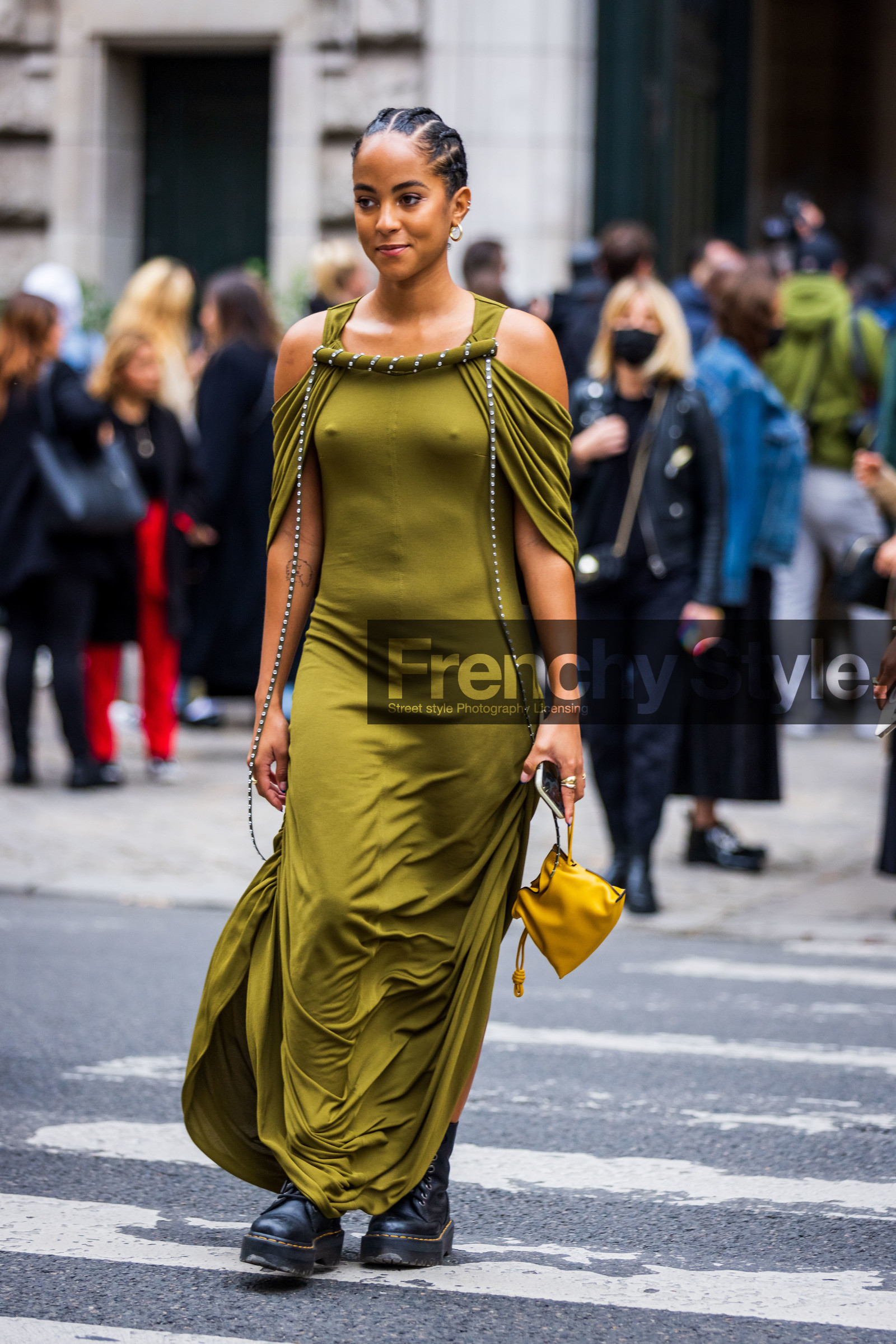 bag, black boots, boots, dr martens, dress, green dress, leather boots, long dress, mini bag, statement dress, yellow bag, street style, jonathan paciullo, FW, frenchystyle, fashion week, PFW, PARIS, SPRING SUMMER 2022, SS 22, vertical, full length