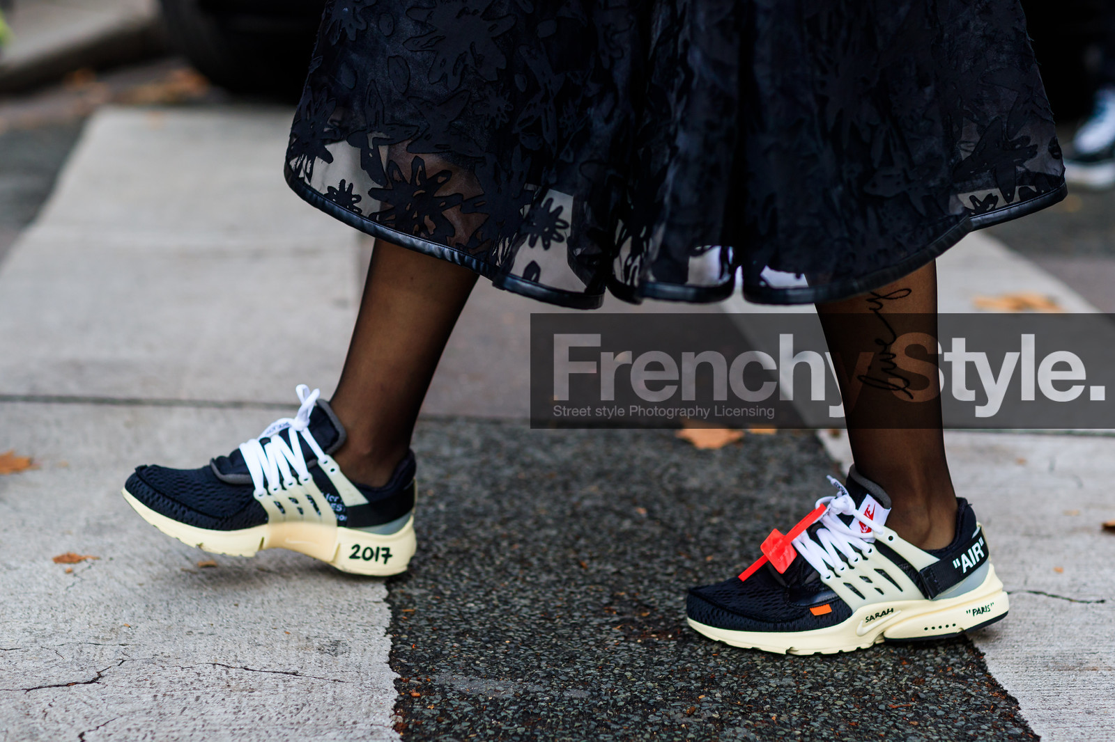 atmosphere details, black shoes, black sneakers, detail, fashion week, frenchystyle, FW, horizontal, jonathan paciullo, leather shoes, nike, PARIS, PFW, printed shoes, SPRING SUMMER 2018, SS 18, street style, tights