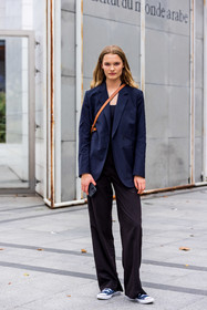 black pants, blazer, blue converse, converse, fluid pants, large pants, navy blazer, pants, fashion week, frenchystyle, FW, jonathan paciullo, street style, PFW, PARIS, SPRING SUMMER 2022, SS 22, vertical, full length