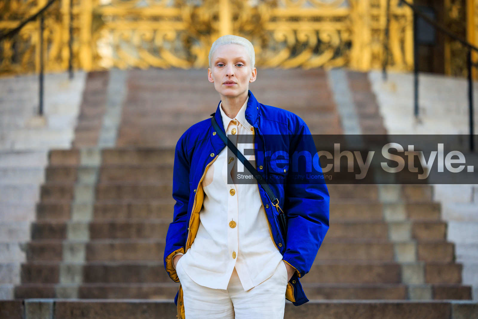 white hair, blue jacket, model, white shirt, buttoned shirt, white trousers, hair style, schiaparelli, fashion week, frenchystyle, FW, jonathan paciullo, street style, PARIS, PFW, SPRING SUMMER 2022, SS 22, atmosphere details, detail, horizontal