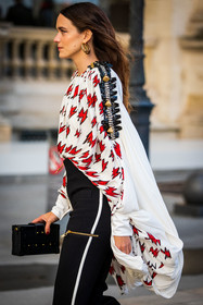 black clutch, black pants, blouse, clutch, earrings, gold earrings, louis vuitton look, pants, print, printed blouse, Stacy Martin, white blouse, fashion week, frenchystyle, FW, jonathan paciullo, street style, PFW, PARIS, SPRING SUMMER 2022, SS 22, vertical, atmosphere details