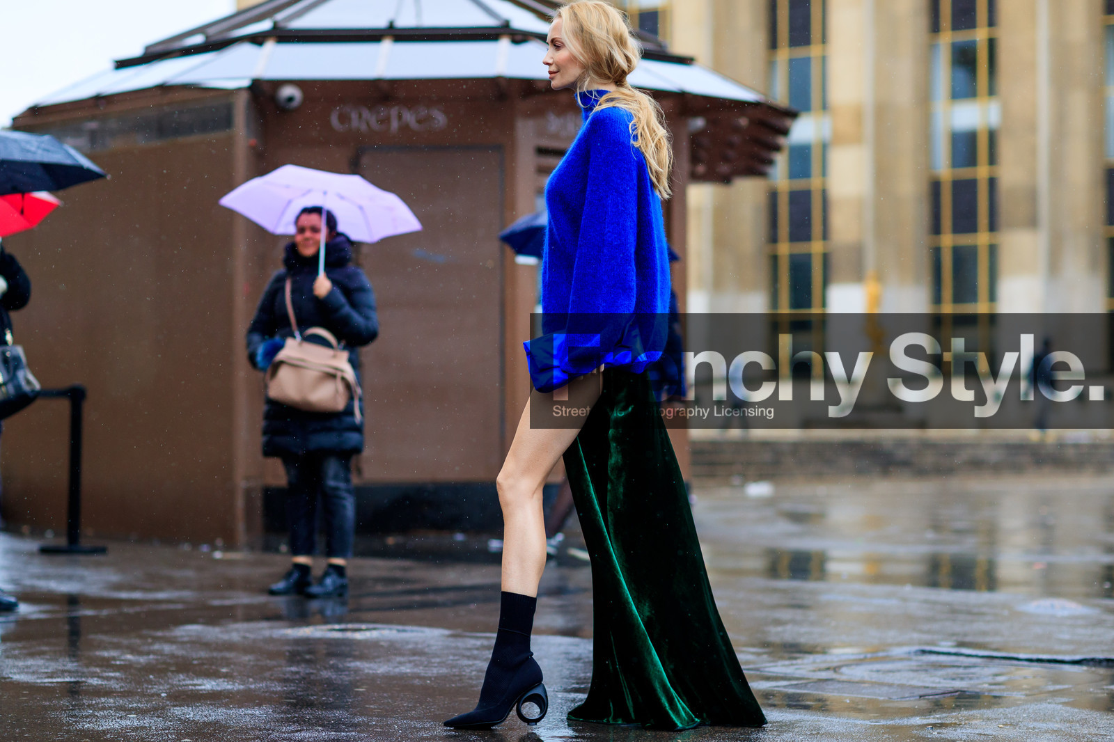 atmosphere details, AUTUMN WINTER 2017-2018, AW 17-18, black shoes, blue bag, blue sweater, FALL WINTER 2017-2018, fashion week, fendi, frenchystyle, full length, FW, FW 17-18, graphic shoes, green skirt, high heels, horizontal, jonathan paciullo, leather shoes, PARIS, PFW, street style, velvet