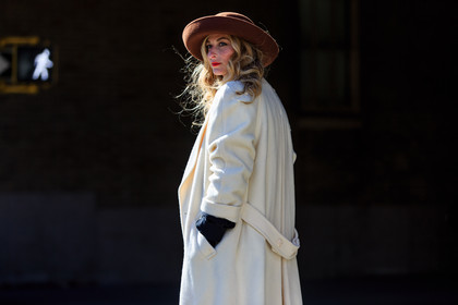 annie georgia greenberg, atmosphere details, AUTUMN WINTER 2016-2017, AW 16-17, black dress, brown boots, brown hat, detail, fashion week, fedora, frenchystyle, FW, FW 16-17, high heels, horizontal, jonathan paciullo, leather boots, long coat, NEW YORK, NYFW, street style, white coat, woman