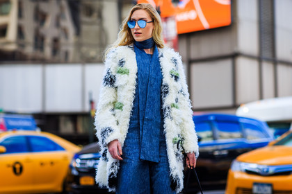 atmosphere details, AUTUMN WINTER 2016-2017, AW 16-17, blue denim, blue scarf, blue top, denim pants, denim top, detail, FALL WINTER 2016-2017, fashion week, frenchystyle, fur coat, FW, FW 16-17, horizontal, jeans, jonathan paciullo, louis vuitton, mirror effect, NEW YORK, NYFW, street style, sunglasses, trousers, white coat, white fur, wide pants, woman