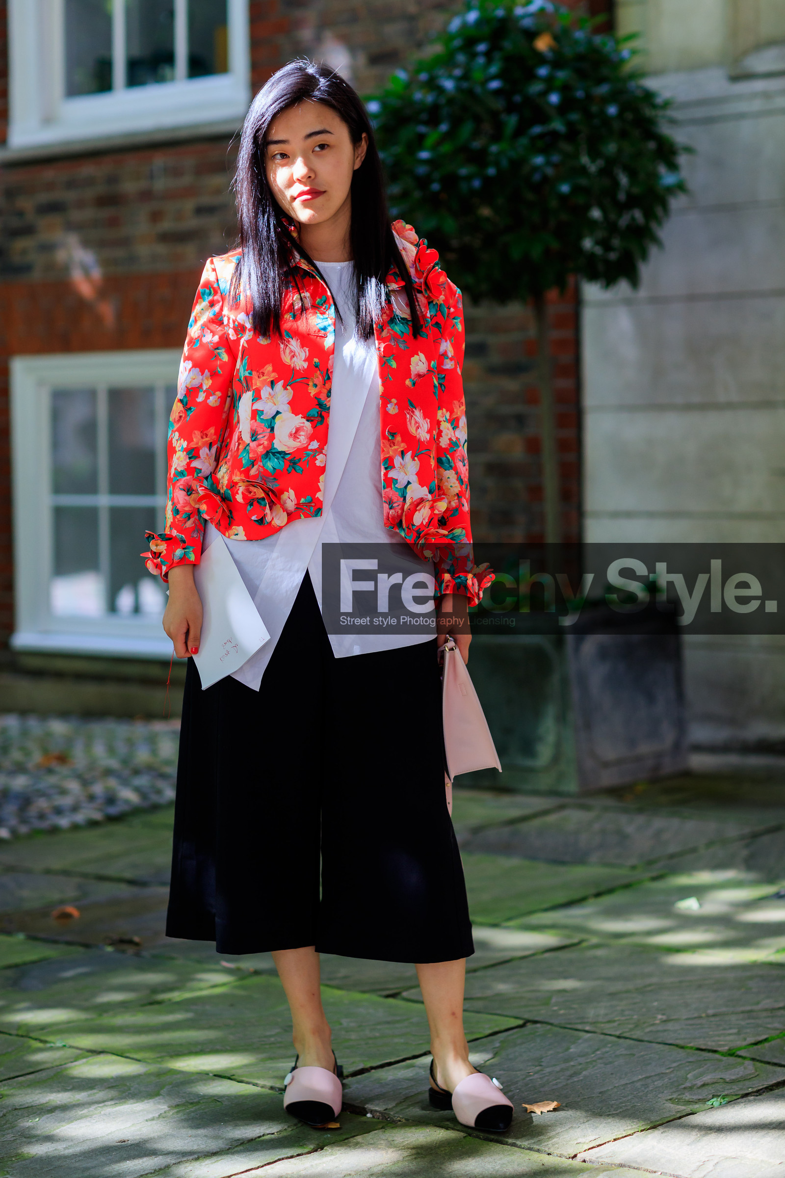 black pants, black shorts, fashion week, floral, flowers, frenchystyle, full length, FW, jacquemus, jonathan paciullo, leather bag, leather shoes, LFW, LONDON, pink bag, pink shoes, printed jacket, red jacket, SPRING SUMMER 2018, SS 18, street style, vertical, white shirt