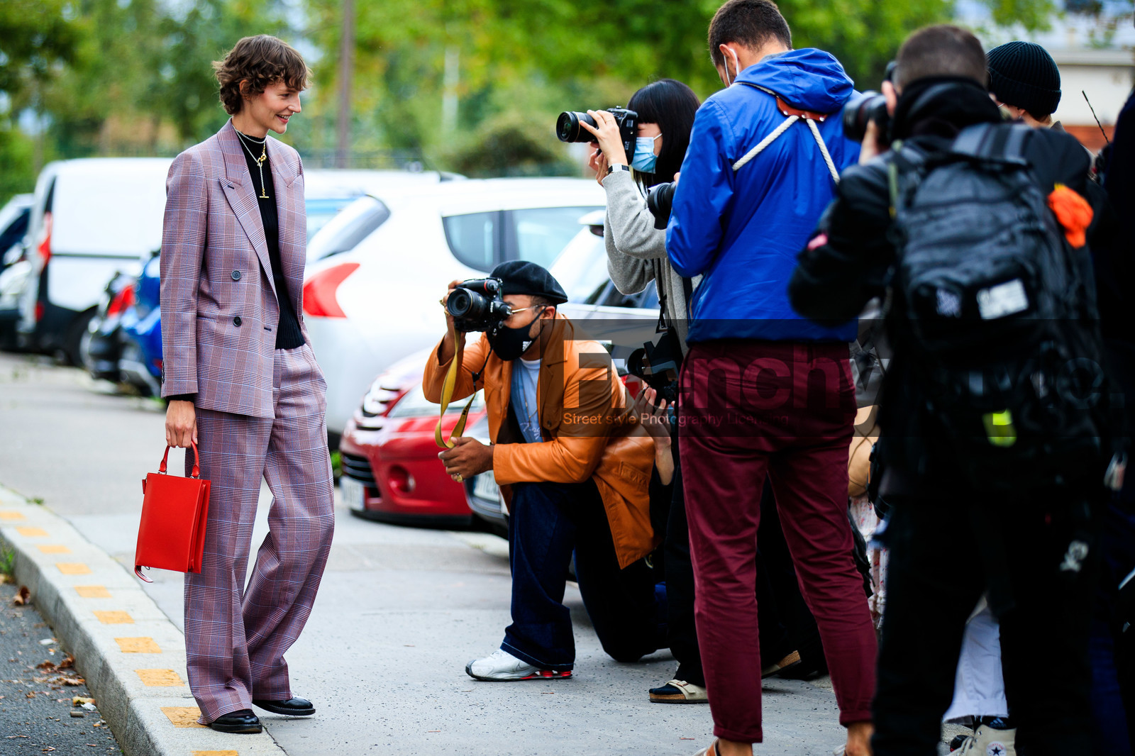 sara blomqvist, red jacket, red pants, red suits, loose jacket, loose pants, checked jacket, checked pants, checked suits, red leather bag, zipped bag, hand bag, silvered chain necklace, silvered necklace, golden necklace, long necklace, charlotte chenais necklace, street style, jonathan paciullo, FW, frenchystyle, fashion week, PFW, PARIS, SPRING SUMMER 2021, SS 21, horizontal, atmosphere details, full length, model
