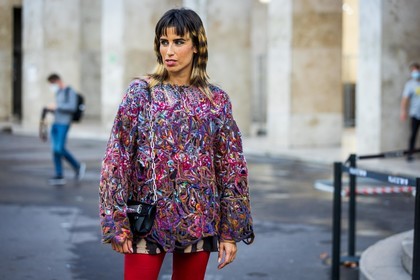 arty knit, asymetrical top, bag, black bag, black boots, boots, brown skirt, brown top, chanel bag, color, Eva Losada, eyebrow, gold necklace, hair color, hairstyle, knit, knitwear, leather bag, leather boots, multicolor, necklace, pink knit, pink top, print, red pants, satin top, skirt, t-shirt, transparent top, versace necklace, vinyl skirt, wool knit, zipped skirt, fashion week, frenchystyle, FW, jonathan paciullo, street style, PFW, PARIS, SPRING SUMMER 2022, SS 22, horizontal, atmosphere details