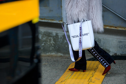 black pants, Fur coat, graphic bag, graphic pants, high heels, leather bag, leather shoes, off white, printed bag, printed pants, red boots, trousers, white bag, white coat, white fur, street style, jonathan paciullo, FW, frenchystyle, fashion week, NYFW, NEW YORK, AUTUMN WINTER 2018-2019, AW 18-19, FALL WINTER 2018-2019, FW 18-19, atmosphere details, horizontal, detail