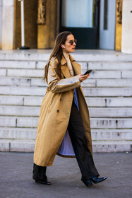 airpods, beige coat, beige trenchcoat, beige turtleneck, black boots, black pants, black santiags, boots, coat, flare pants, leather boots, pants, santiags, smartphone, sunglasses, trenchcoat, turtleneck, street style, jonathan paciullo, FW, frenchystyle, fashion week, PFW, PARIS, SPRING SUMMER 2022, SS 22, vertical, full length