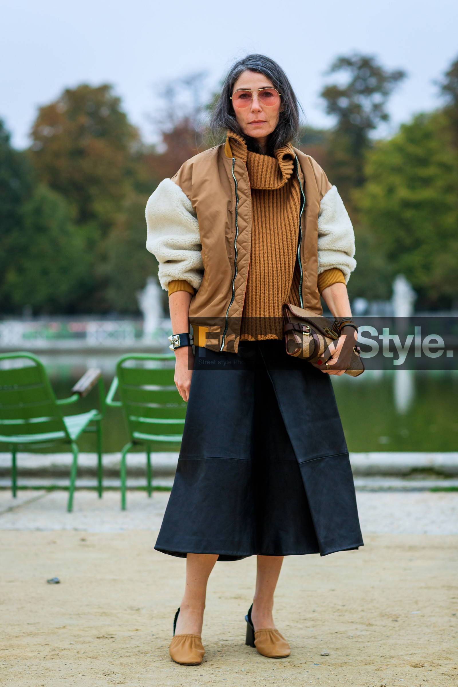 beige bag, beige shoes, black skirt, bomber jacket, camel sweater, collier de chien bracelet, céline, fashion week, frenchystyle, full length, FW, hermès, high heels, jonathan paciullo, leather bag, leather shoes, PARIS, PFW, shearling, SPRING SUMMER 2018, SS 18, street style, sunglasses, turtleneck sweater, vertical, Véronique Tristram