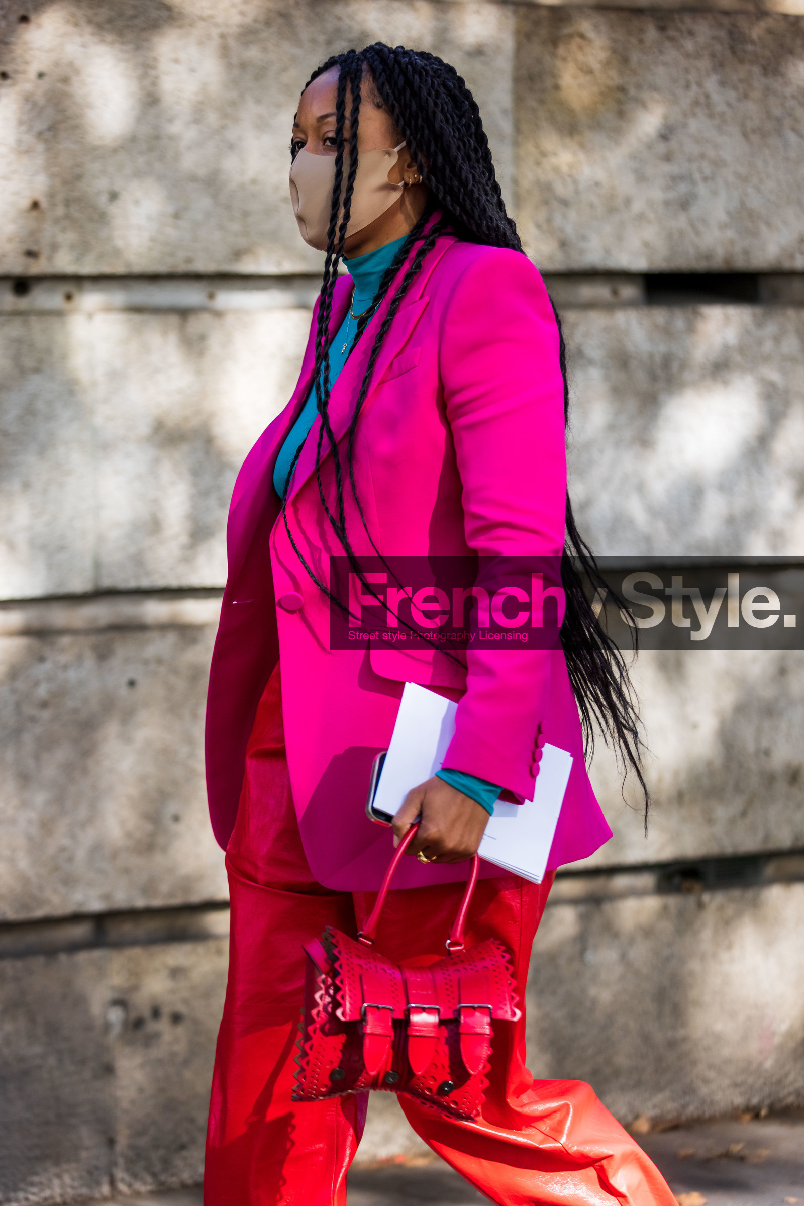 bag, blazer, blue crop top, color, crop top, facial mask, fluo pink blazer, leather bag, pants, pink blazer, red bag, red pants, Shiona Turini, street style, jonathan paciullo, FW, frenchystyle, fashion week, PFW, PARIS, SPRING SUMMER 2022, SS 22, vertical, atmosphere details