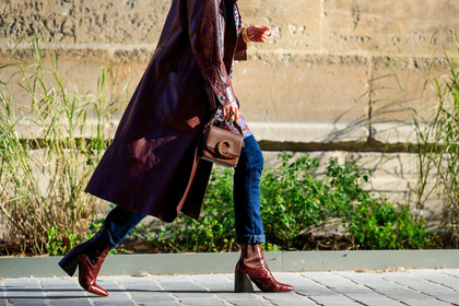 blue denim, brown bag, brown coat, chloé, denim pants, high heels, jeans, leather bag, leather coat, leather shoes, red boots, trousers, PARIS, PFW, street style, jonathan paciullo, FW, frenchystyle, fashion week, AUTUMN WINTER 2019-2020, AW 19-20, FALL WINTER 2019-2020, FW 19-20, horizontal, atmosphere details, detail