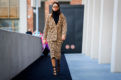 animal print, beige skirt, beige sweater, black bag, black shoes, black turtleneck, graphic skirt, high heels, leather bag, leather shoes, leopard, printed skirt, printed sweater, sunglasses, fashion week, frenchystyle, FW, jonathan paciullo, street style, MFW, MILAN, AUTUMN WINTER 2018-2019, FALL WINTER 2018-2019, FW 18-19, horizontal, atmosphere details, full length, giovanna battaglia