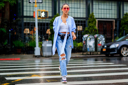 balenciaga, black bag, blue denim, blue shirt, crop top, denim pants, fanny pack, gucci, jeans, leather bag, leather shoes, necklace, ripped pants, striped shirt, sunglasses, tamara kalinic, trousers, white sneakers, white top, street style, jonathan paciullo, FW, frenchystyle, fashion week, NYFW, NEW YORK, SPRING SUMMER 2019, SS 19, atmosphere details, horizontal, full length