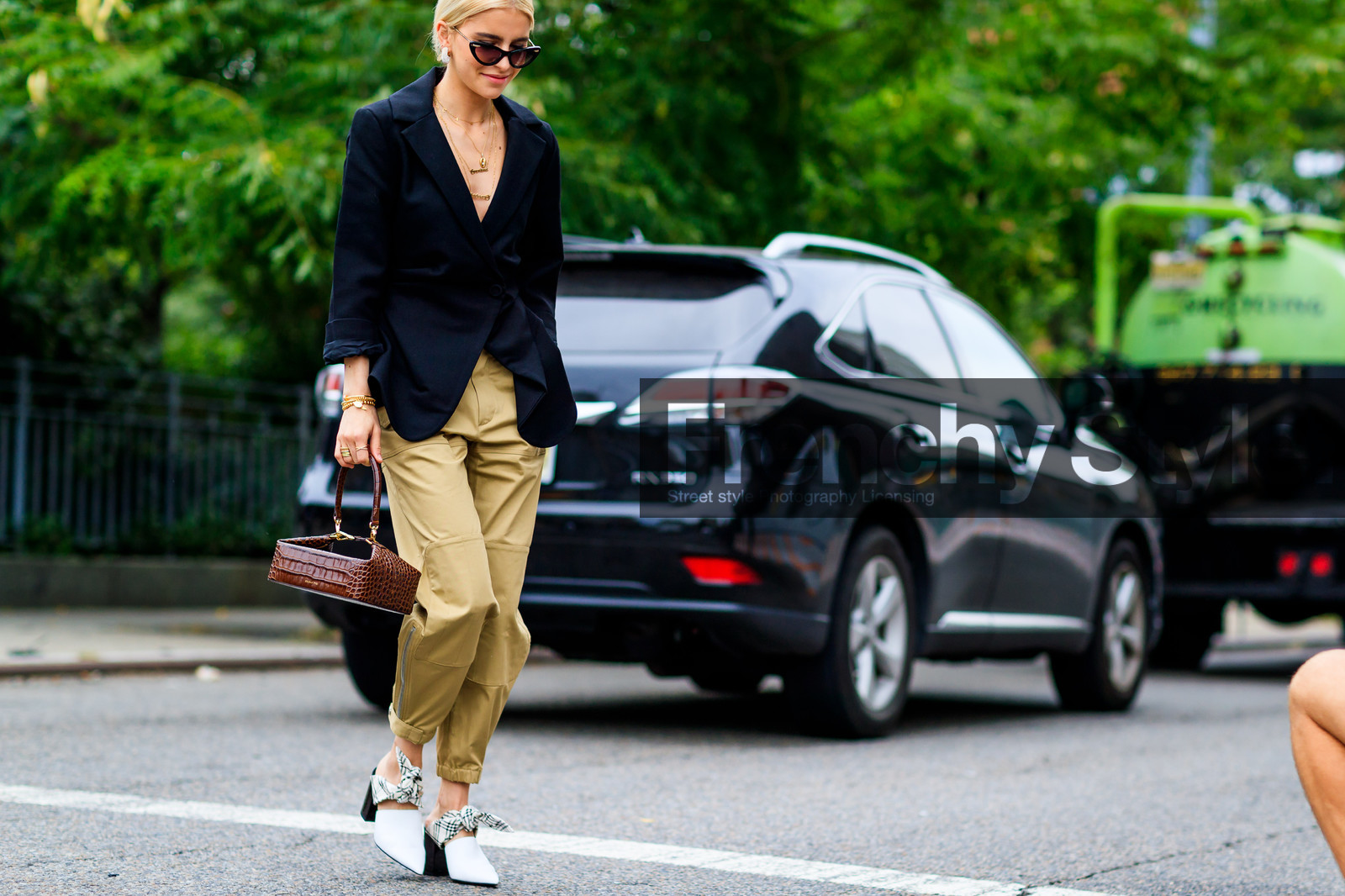 beige pants, black jacket, blazer, brown bag, caro daur, earrings, high heels, leather bag, leather shoes, rejina pyo, sunglasses, trousers, white shoes, street style, jonathan paciullo, FW, frenchystyle, fashion week, NYFW, NEW YORK, SPRING SUMMER 2019, SS 19, atmosphere details, horizontal, detail