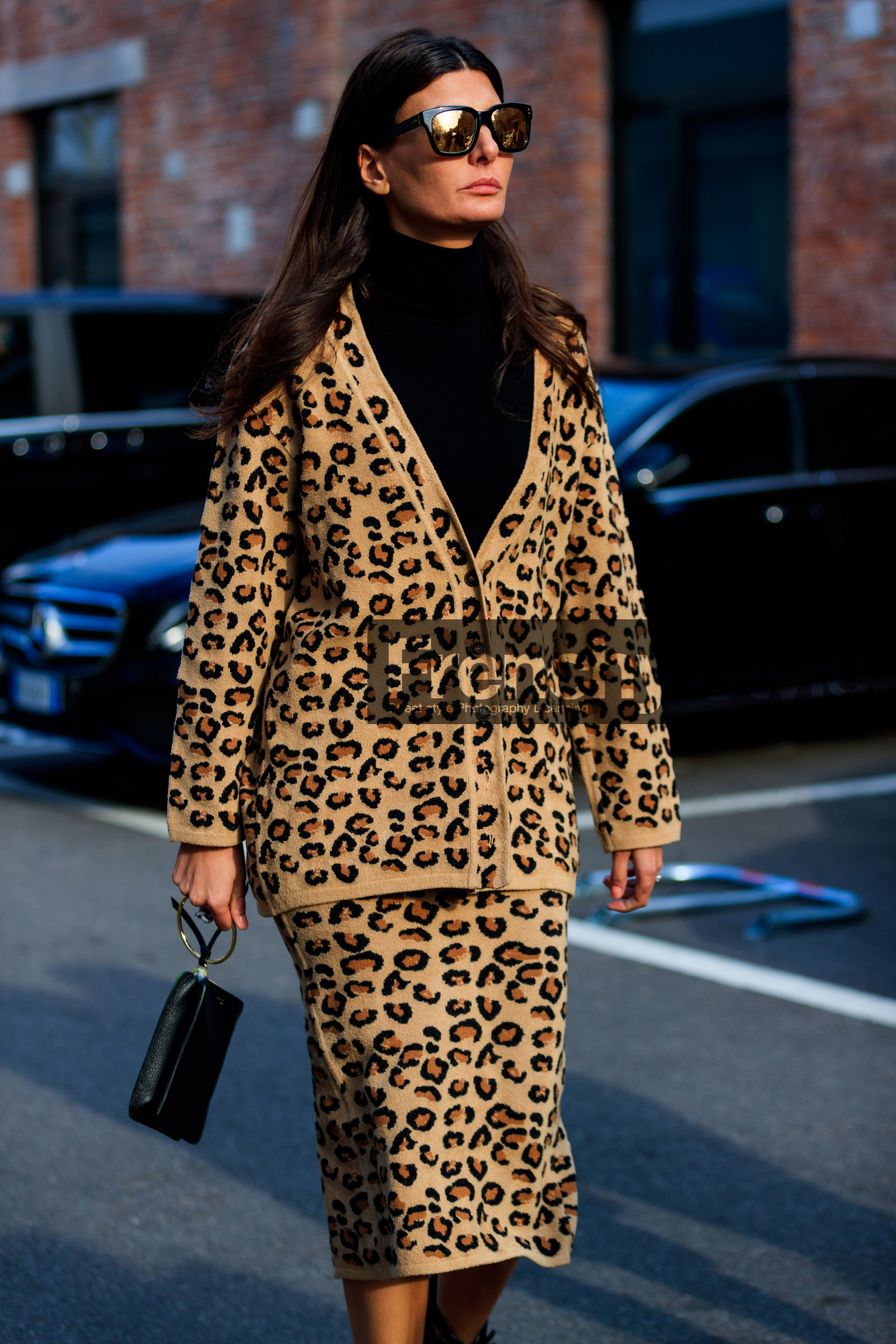animal print, beige skirt, beige sweater, black turtleneck, graphic skirt, leopard, printed skirt, printed sweater, sunglasses, fashion week, frenchystyle, FW, jonathan paciullo, street style, MFW, MILAN, AUTUMN WINTER 2018-2019, FALL WINTER 2018-2019, FW 18-19, vertical, detail, atmosphere details, giovanna battaglia