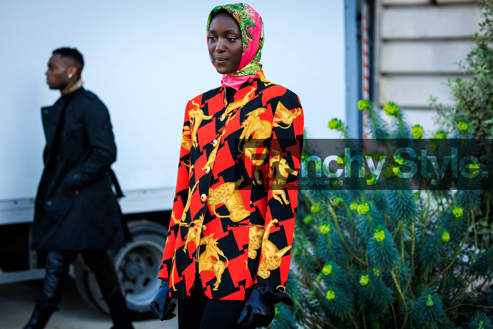 model, printed scarf, head scarf, multicolor scarf, buttoned blazer, red blazer, printed blazer, animal motif, plaid blazer, black pants, black gloves, leather gloves, fashion week, frenchystyle, FW, jonathan paciullo, street style, PARIS, PFW, SPRING SUMMER 2022, SS 22, atmosphere details, detail, horizontal