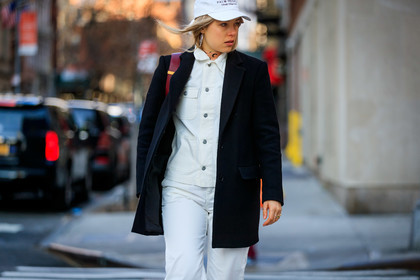 aemilia madden, white cap, white jacket, white jeans, denim, denim jacket, denim total look, carhartt jacket, black coat, fashion week, frenchystyle, FW, jonathan paciullo, street style, NYFW, NEW YORK, AUTUMN WINTER 2020-2021, FALL WINTER 2020-2021, FW 20-21, horizontal, atmosphere details, detail