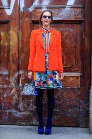 AUTUMN WINTER 2017-2018, AW 17-18, blazer, blue bag, blue sandals, FALL WINTER 2017-2018, fashion week, fendi, frenchystyle, full length, FW, FW 17-18, high heels, jonathan paciullo, leather bag, leather shoes, MFW, MILAN, multicolor bag, multicolor dress, printed bag, printed dress, psychedelic, red jacket, street style, sunglasses, tights, vertical