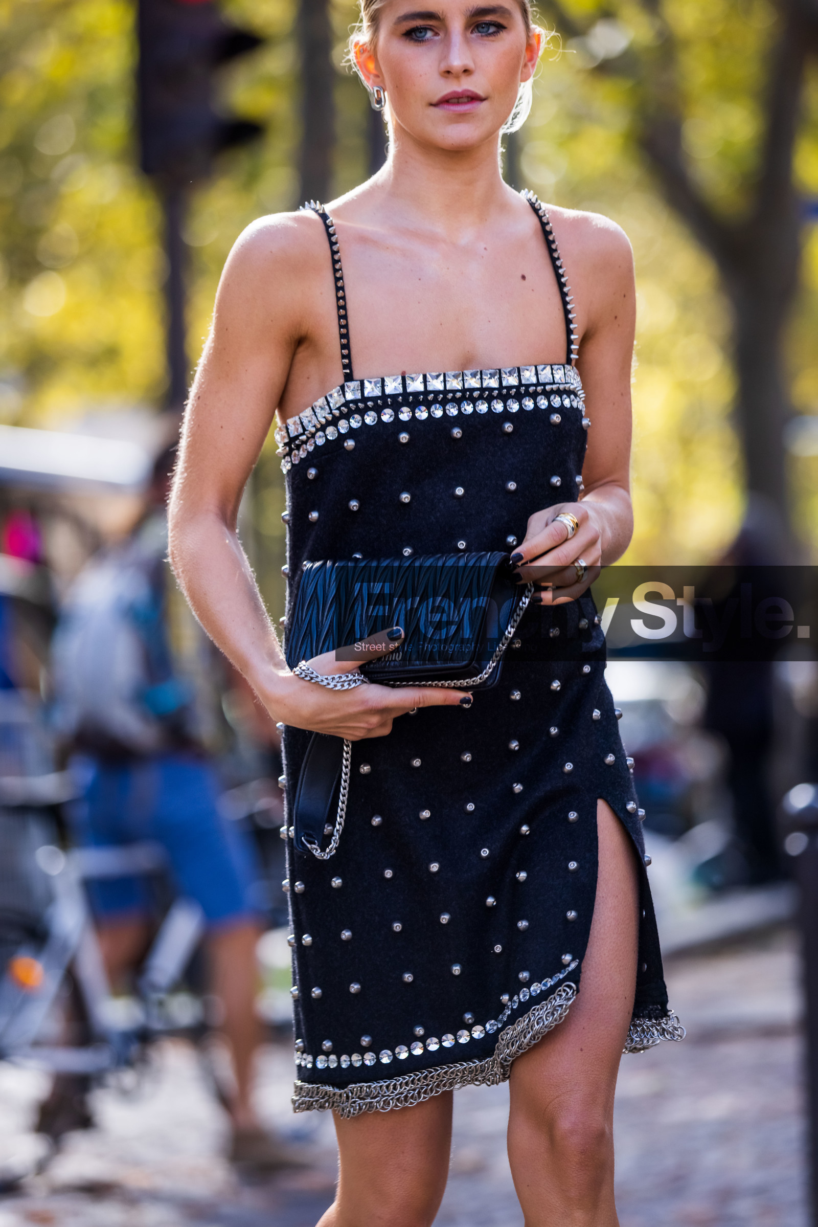 bag, black bag, black dress, Caroline Daur, dress, miu miu look, short dress, split dress, statement dress, strap dress, strass, fashion week, frenchystyle, FW, jonathan paciullo, street style, PFW, PARIS, SPRING SUMMER 2022, SS 22, vertical, atmosphere details