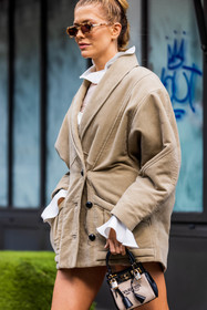 bag, beige bag, beige jacket, black bag, Elena Perminova, jacket, linen bag, long sleeves, mini bag, oversize jacket, rectangle sunglasses, sunglasses, tortoise sunglasses, white dress, fashion week, frenchystyle, FW, jonathan paciullo, street style, PFW, PARIS, SPRING SUMMER 2022, SS 22, vertical, atmosphere details
