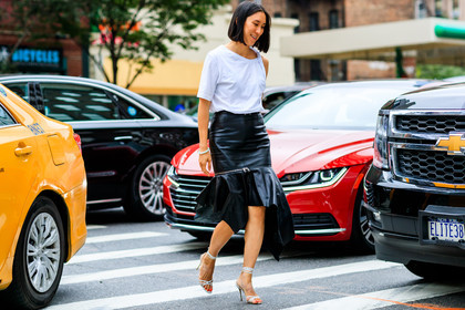 black skirt, high heels, leather shoes, leather skirt, white shoes, white t shirt, zip, fashion week, frenchystyle, FW, jonathan paciullo, street style, NYFW, NEW YORK, SPRING SUMMER 2019, SS 19, atmosphere details, horizontal, full length