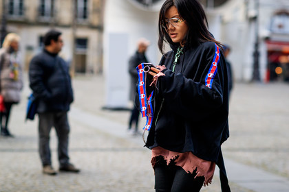 black sweater, vêtements, zip, fashion week, frenchystyle, FW, jonathan paciullo, street style, PFW, PARIS, SPRING SUMMER 2017, SS 17, HAUTE COUTURE, atmosphere details, detail, horizontal