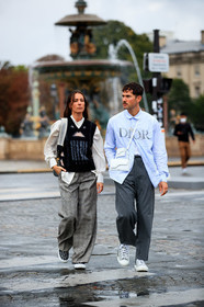alice & j.s, alice barbier, JS roques, black pullover, striped pullover, sleeveless pullover, white shirt, striped shirt, dior bag, dior pullover, dior shirt, dior strap bag, dior pants, dior total look, dior shoes, grey pants, checked pants, plaid pants, loose pants, monogrammed shoes, monogrammed sneakers, grey sneakers, grey shoes, light blue shirt, white leather bag, crossbody bag, embroidered shirt, logo printed shirt, animal skin bag, fashion week, frenchystyle, FW, jonathan paciullo, street style, PFW, PARIS, SPRING SUMMER 2021, SS 21, vertical, full length