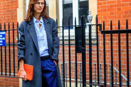 atmosphere details, aymeline valade, blue pants, blue shirt, detail, fashion week, frenchystyle, FW, graphic pants, graphic shirt, grey coat, horizontal, jonathan paciullo, jw anderson, leather bag, LFW, LONDON, model, printed pants, printed shirt, red clutch, SPRING SUMMER 2018, SS 18, street style, striped pants, striped shirt, trousers