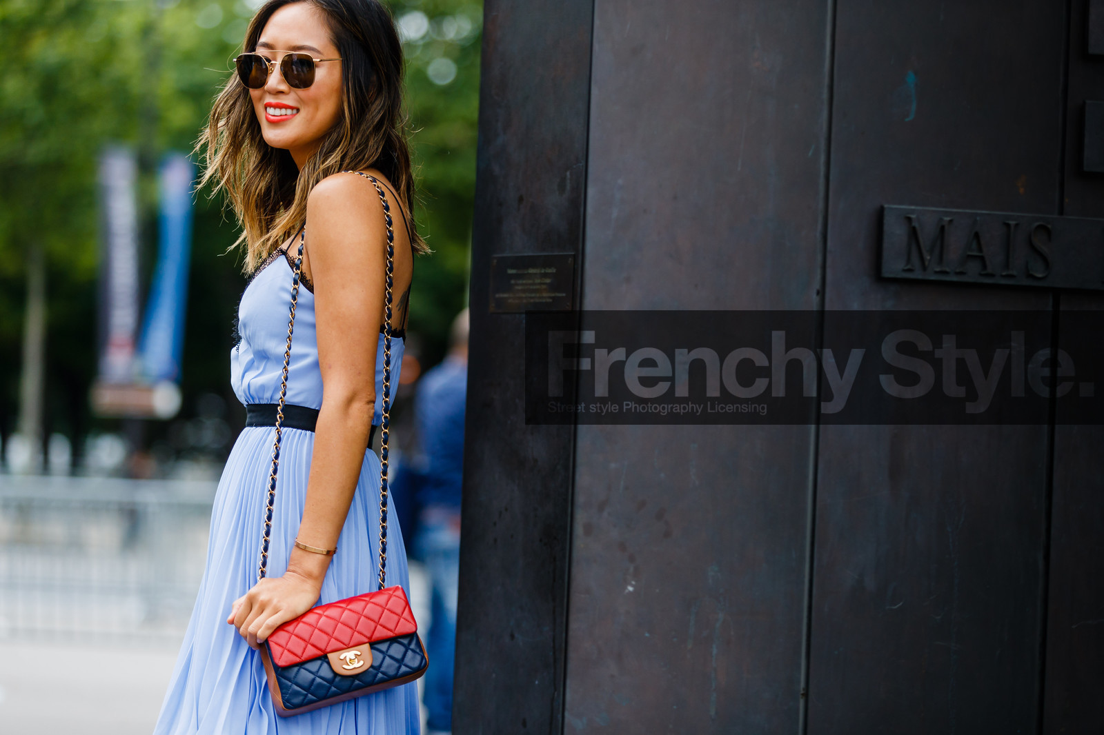 aimee song, atmosphere details, AUTUMN WINTER 2016-2017, AW 16-17, blue dress, chanel, detail, FALL WINTER 2016-2017, fashion week, frenchystyle, FW, FW 16-17, graphic bag, HAUTE COUTURE, horizontal, jonathan paciullo, leather bag, MENSWEAR, PARIS, PFW, pleated dress, pleats, red bag, street style, sunglasses