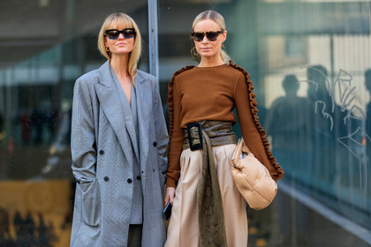 animal print, beige bag, beige pants, brown belt, brown sweater, green belt, grey coat, grey jacket, grey pants, grey suit, jeanette madsen, leather bag, leather belt, maison martin margiela, ruffles, snake print, sunglasses, thora valdimars, trousers, MILAN, MFW, fashion week, frenchystyle, FW, jonathan paciullo, street style, AUTUMN WINTER 2019-2020, AW 19-20, FALL WINTER 2019-2020, FW 19-20, atmosphere details, detail, horizontal