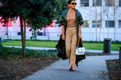 beige pants, bracelet, brown shoes, camila coelho, chloé, graphic pants, graphic top, green coat, leather bag, pink top, printed pants, see through, sunglasses, trousers, tulle, white bag, PARIS, PFW, street style, jonathan paciullo, FW, frenchystyle, fashion week, AUTUMN WINTER 2019-2020, AW 19-20, FALL WINTER 2019-2020, FW 19-20, horizontal, atmosphere details, detail