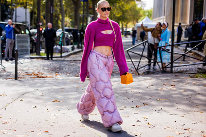 bag, boots, braid, cateye sunglasses, chunky boots, cropped knitwear, fuschia knitwear, knitwear, orange bag, oversize pants, pants, pink pants, quilted pants, sunglasses, Thora Valdimars, fashion week, frenchystyle, FW, jonathan paciullo, street style, PFW, PARIS, SPRING SUMMER 2022, SS 22, horizontal, atmosphere details, full length