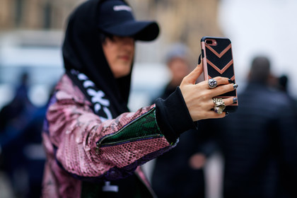 atmosphere details, AUTUMN WINTER 2017-2018, AW 17-18, black cap, black scarf, black sweater, detail, FALL WINTER 2017-2018, fashion week, frenchystyle, FW, FW 17-18, gosha rubchinskiy, green jacket, hoodie, horizontal, iphone, jonathan paciullo, leather jacket, leather perfecto, MFW, MILAN, pink jacket, printed jacket, rings, snake print, street style