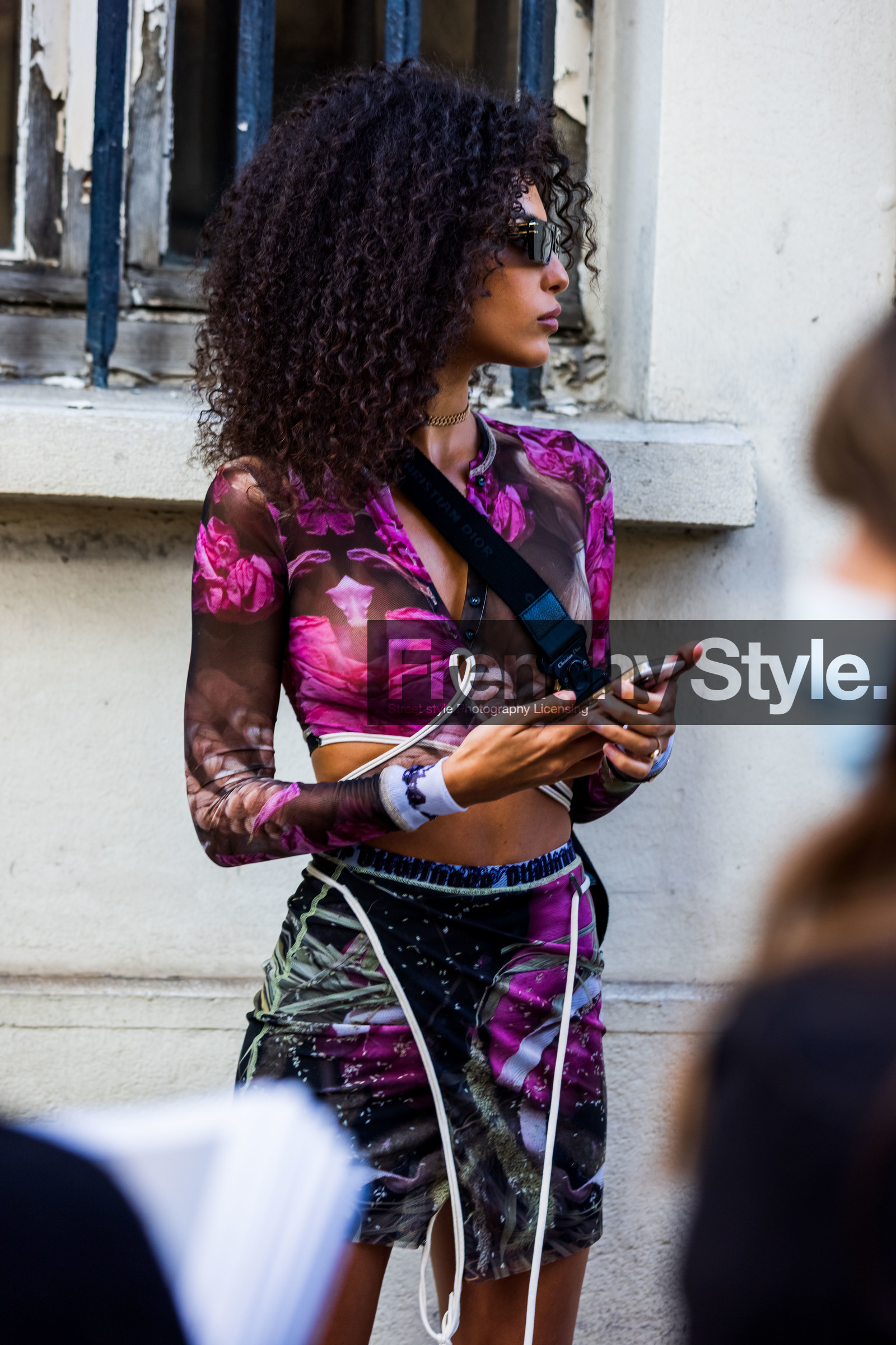 black strap, grey skirt, mini skirt, pink skirt, pink top, print, printed skirt, printed top, skirt, strap, top, street style, jonathan paciullo, FW, frenchystyle, fashion week, PFW, PARIS, SPRING SUMMER 2022, SS 22, vertical, atmosphere details