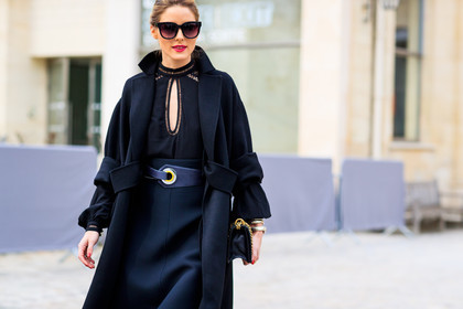 atmosphere details, AUTUMN WINTER 2017-2018, AW 17-18, black belt, black coat, black jacket, black shirt, black skirt, christian dior, detail, FALL WINTER 2017-2018, fashion week, frenchystyle, FW, FW 17-18, horizontal, jonathan paciullo, leather belt, olivia palermo, PARIS, PFW, street style, sunglasses, tone on tone, total look black